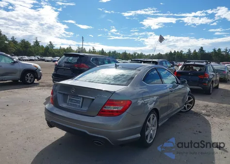 2012 Mercedes-Benz C 350 Sport 4Matic из США, поврежденный, VIN WDDGJ8JB7CF899876